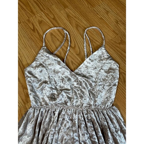Romeo & Juliet S Crushed Velvet V-Neck Spaghetti Mini Strap‎ Dress Stone Taupe - Picture 2 of 4